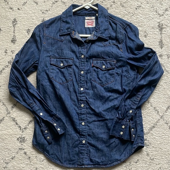 XS Women’s Levi Dark Denim Shirt - Picture 1 of 3